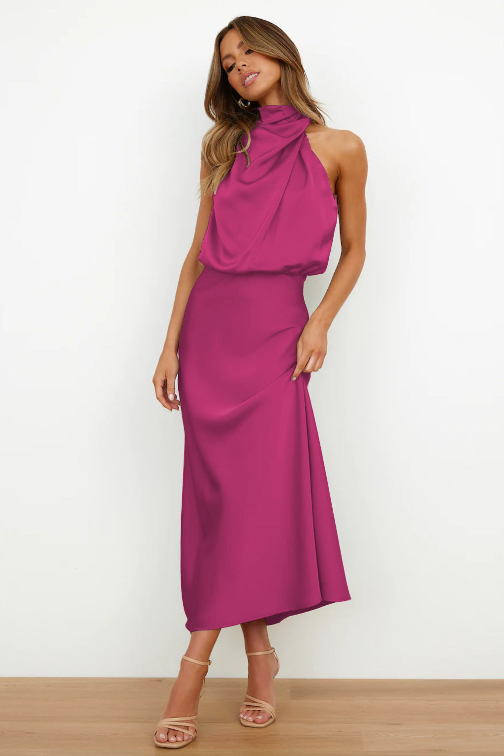 Alessia - Elegant og chic rygløs kjole