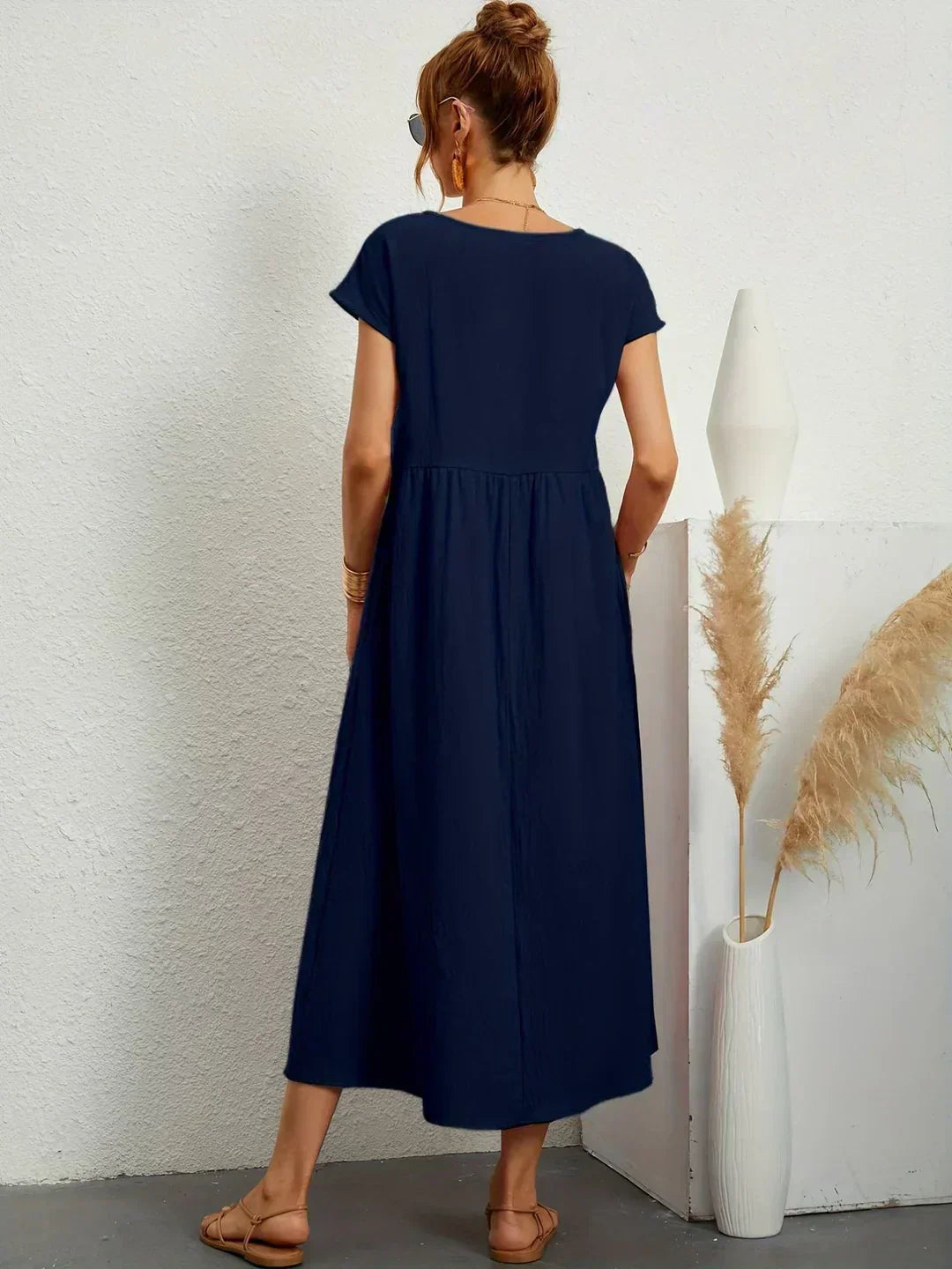 Gabriela - Enkel og Sofistikeret Elegance