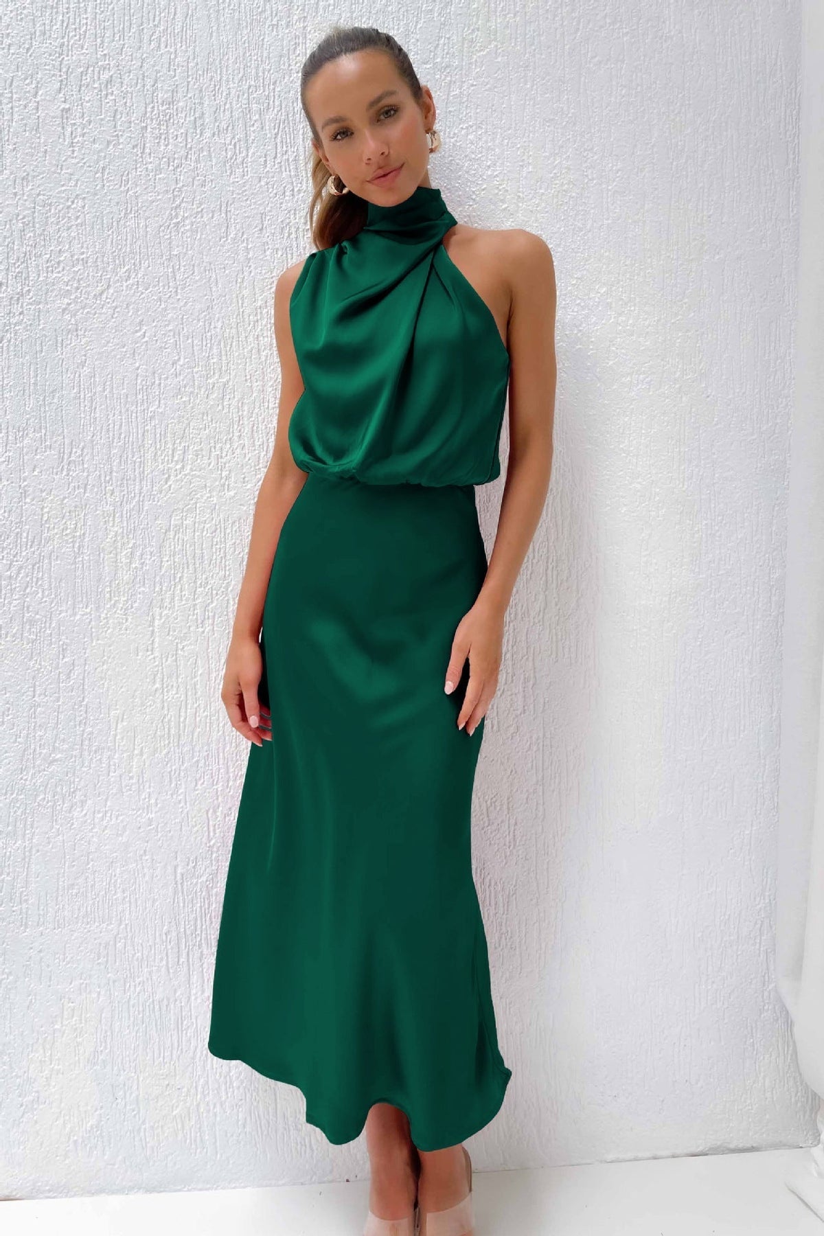 Alessia - Elegant og chic rygløs kjole