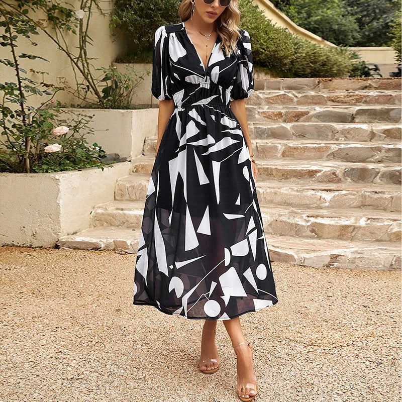 Shara - Chik midikjole med geometrisk print