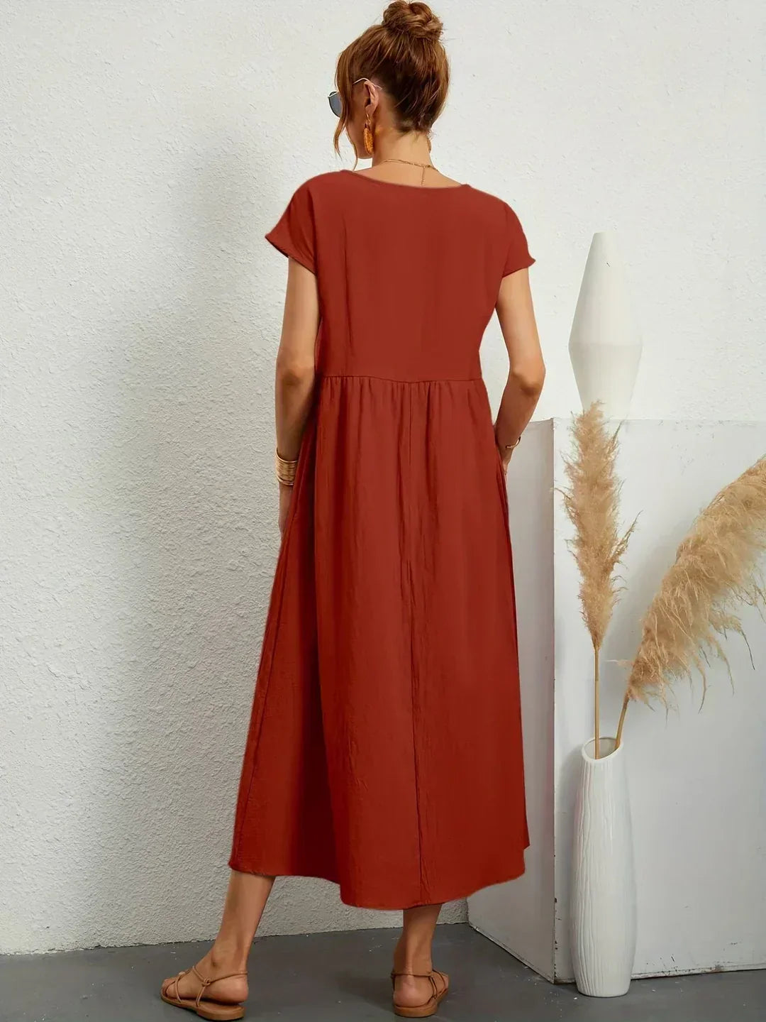 Gabriela - Enkel og Sofistikeret Elegance