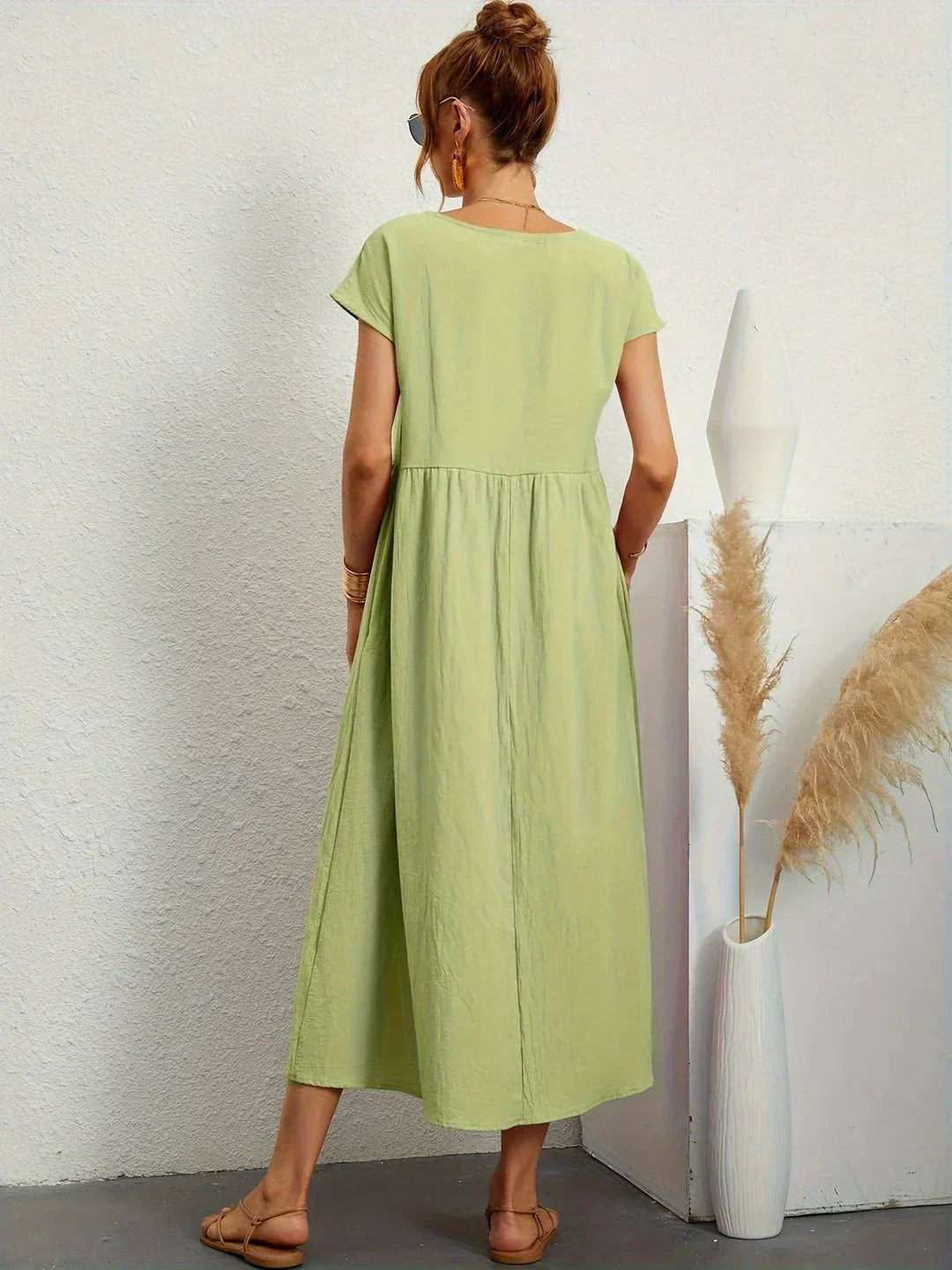 Gabriela - Enkel og Sofistikeret Elegance