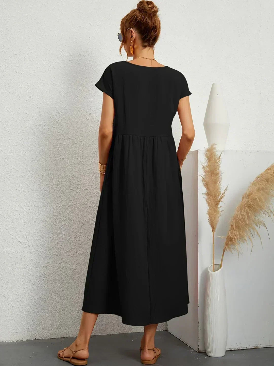 Gabriela - Enkel og Sofistikeret Elegance