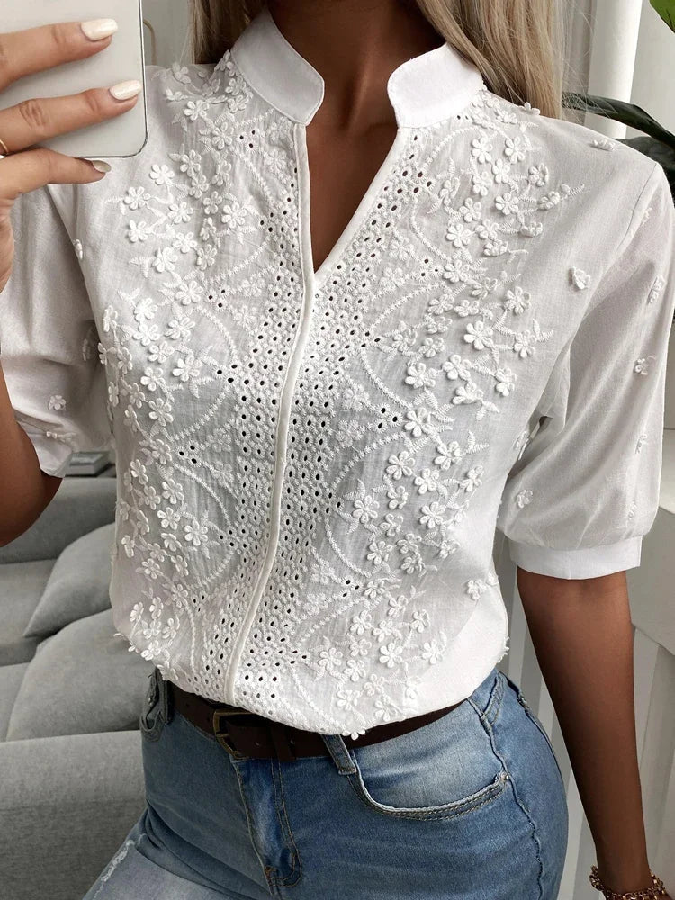 Laurine - Elegant afslappet top med broderi