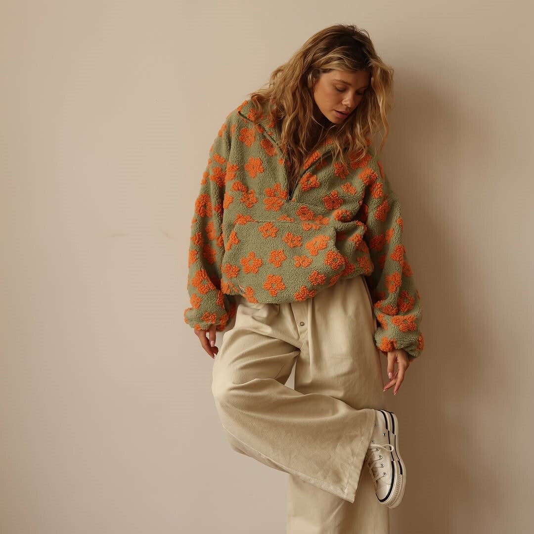 Maisy - Blød oversize trøje med blomster